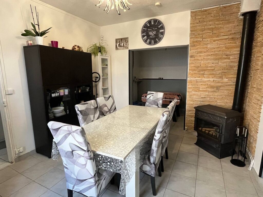 A vendre, maison en bon état général, située au Trait à proximité des commerces