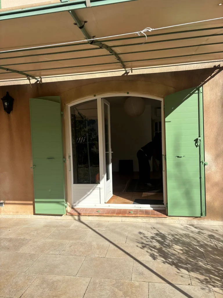 Installation de Volets Battants en Aluminium Aspect Provençal Cintrés