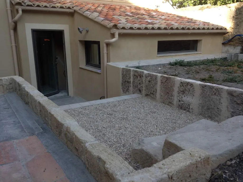 Gravillons de quartz - Réalisation d'un escalier extérieur à Salon de Provence 