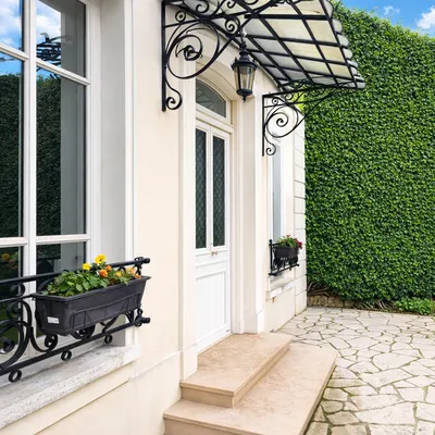 perron d'une maison à st germain en laye présentée par helix immobilier le spécialiste du secteur