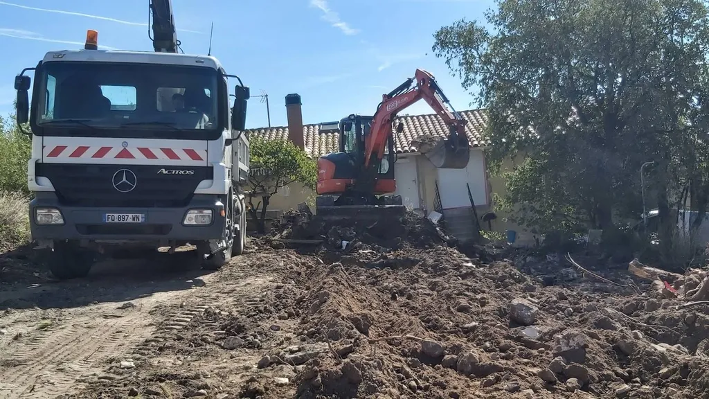 Mise en conformité d'un câble d'alimentation électrique à MARSEILLE dans les Bouches du Rhône.