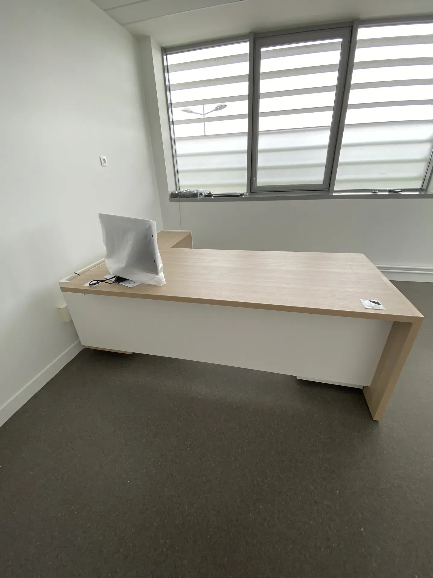 face avant bureau manager