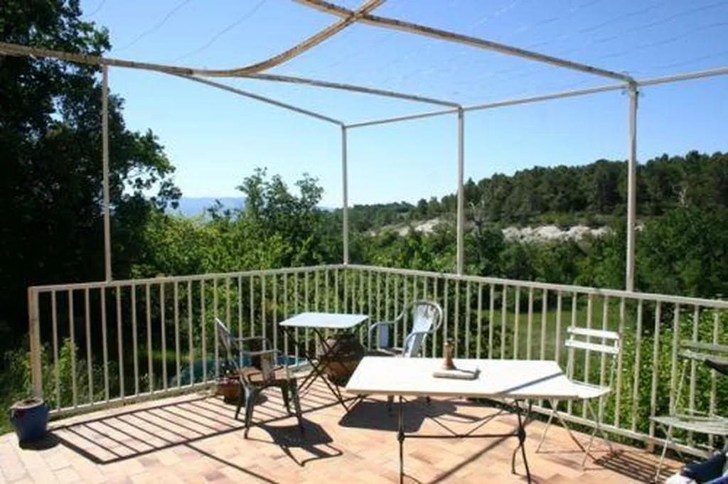 Monts de Vaucluse, villa au calme sur 1548 m² en restanques