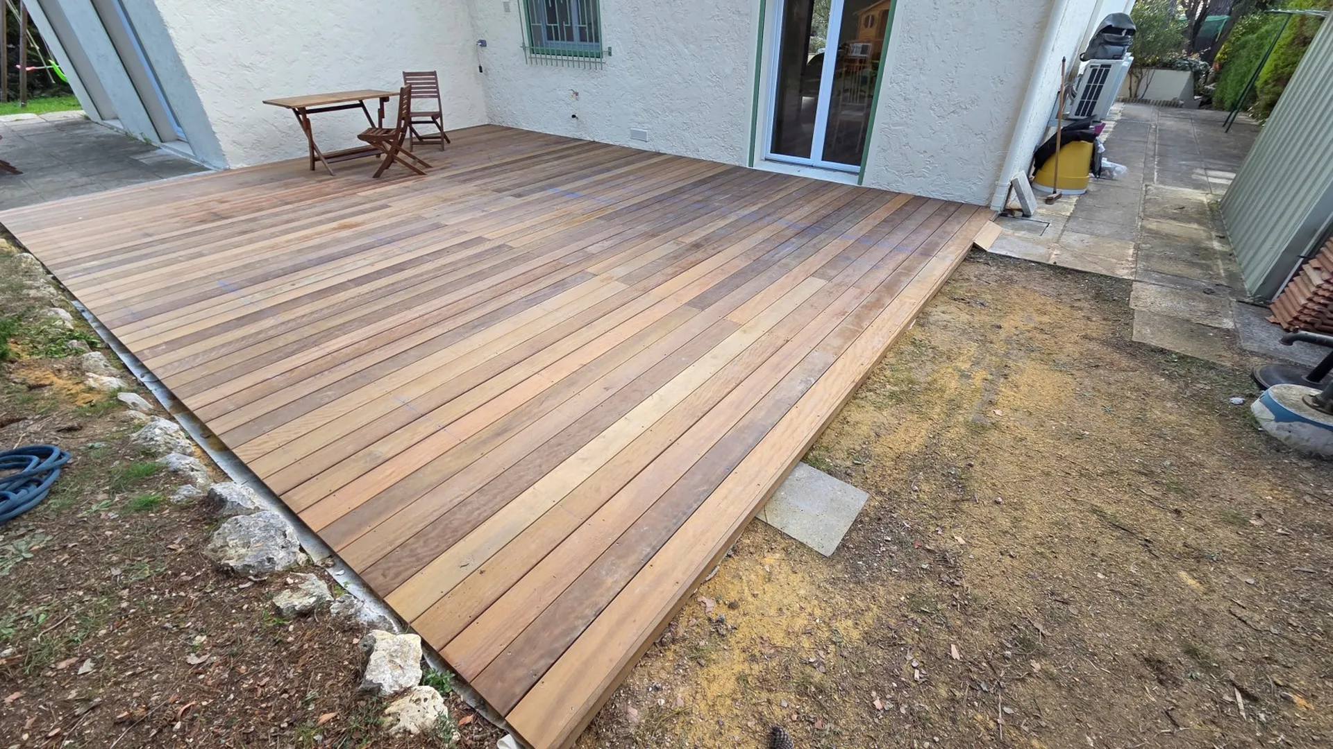 Réalisation d’une terrasse en bois exotique Itauba à Cabriès (13)