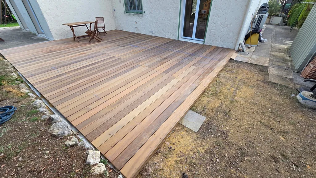 Réalisation d’une terrasse en bois exotique Itauba à Cabriès (13)