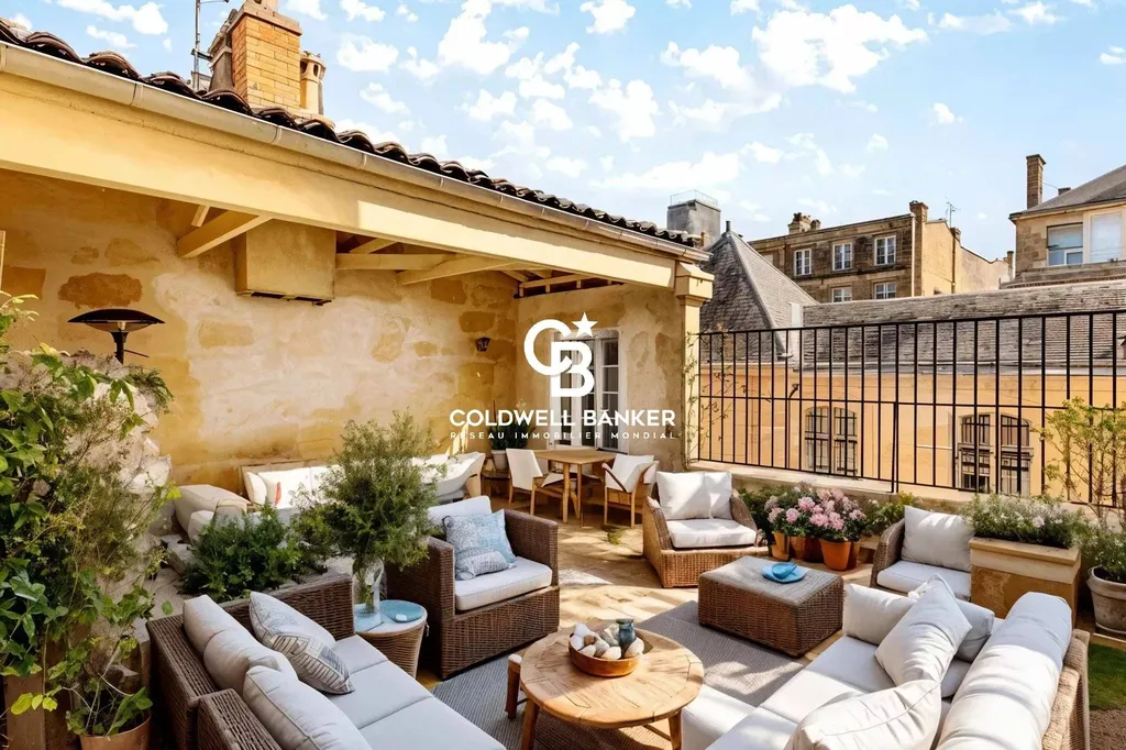 Hôtel particulier à vendre à Bordeaux Jardin Public - rénovation élégante et de grande qualité