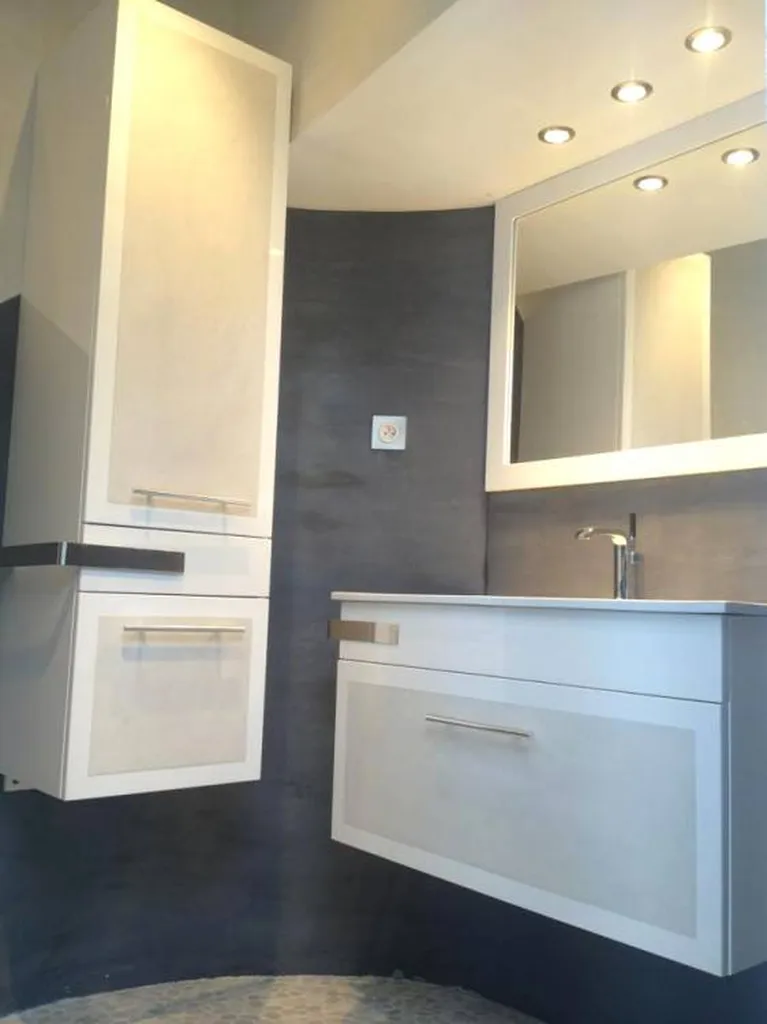 MURS SALLE DE BAIN  EN TADELAKT DE TERRE DU MONDE A NICE