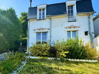 A acheter charmante maison atypique de 56 m² sur un terrain de 390 m² sur la commune de ELBEUF 76500