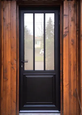 Fourniture et installation d'une porte d'entrée PVC semi vitrée pour une maison à Merignac 33