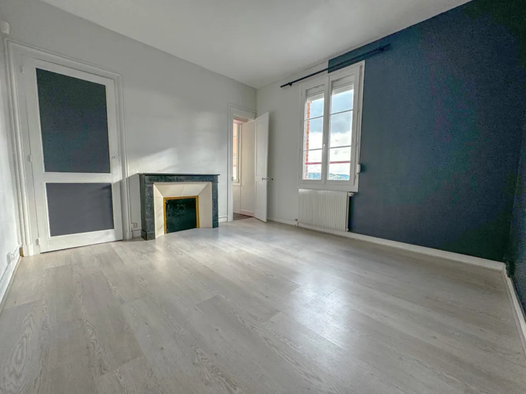 À vendre maison, trois chambres, Mont-Saint-Aignan  quartier St André. DPE D.