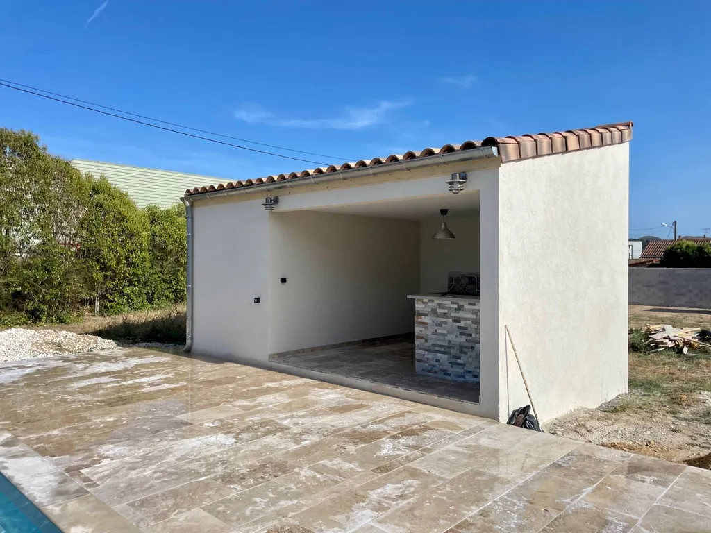 Construction d'un pool house avec charpente traditionnelle bois près des Pennes Mirabeau