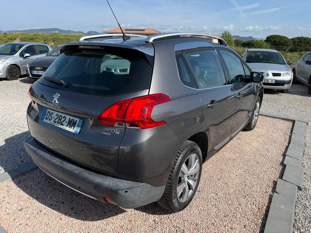 PEUGEOT 2008 1.2L THP 110CV ALLURE
