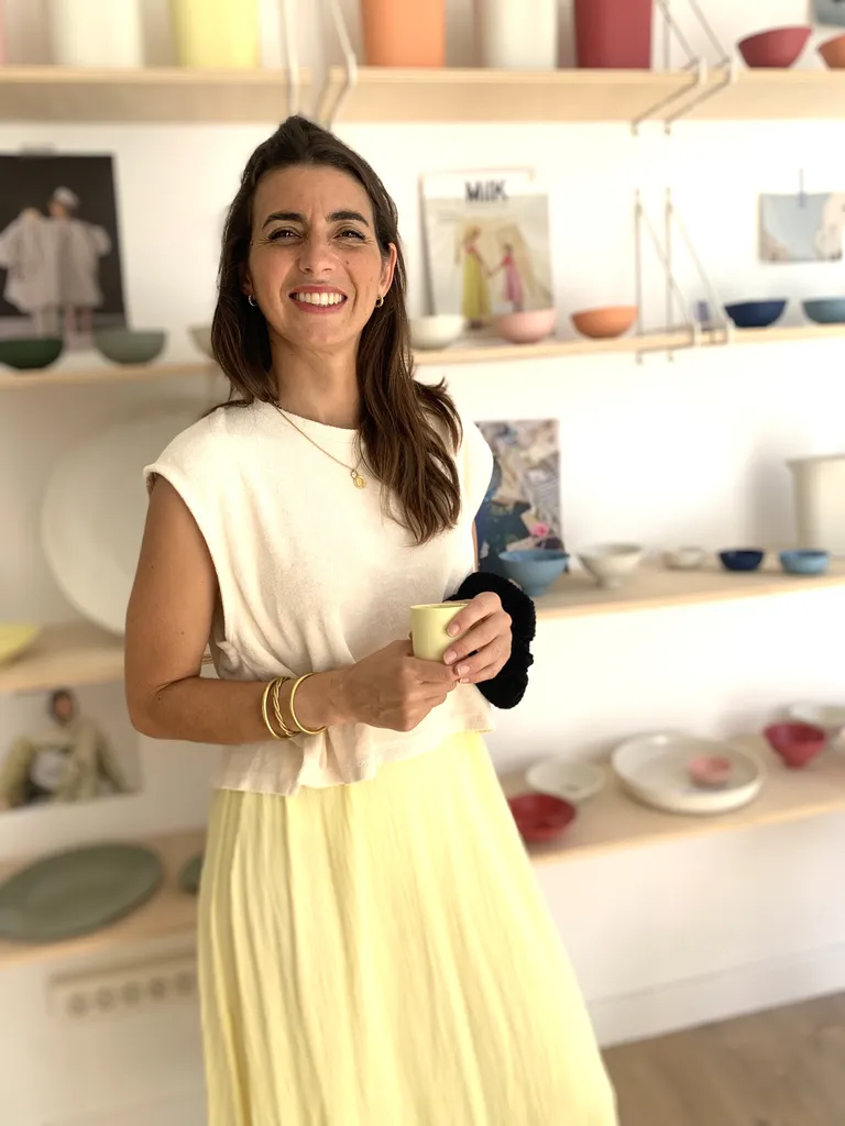 Découvrir le savoir-faire d’une céramiste artisanale à Marseille spécialisée en porcelaine haut de gamme