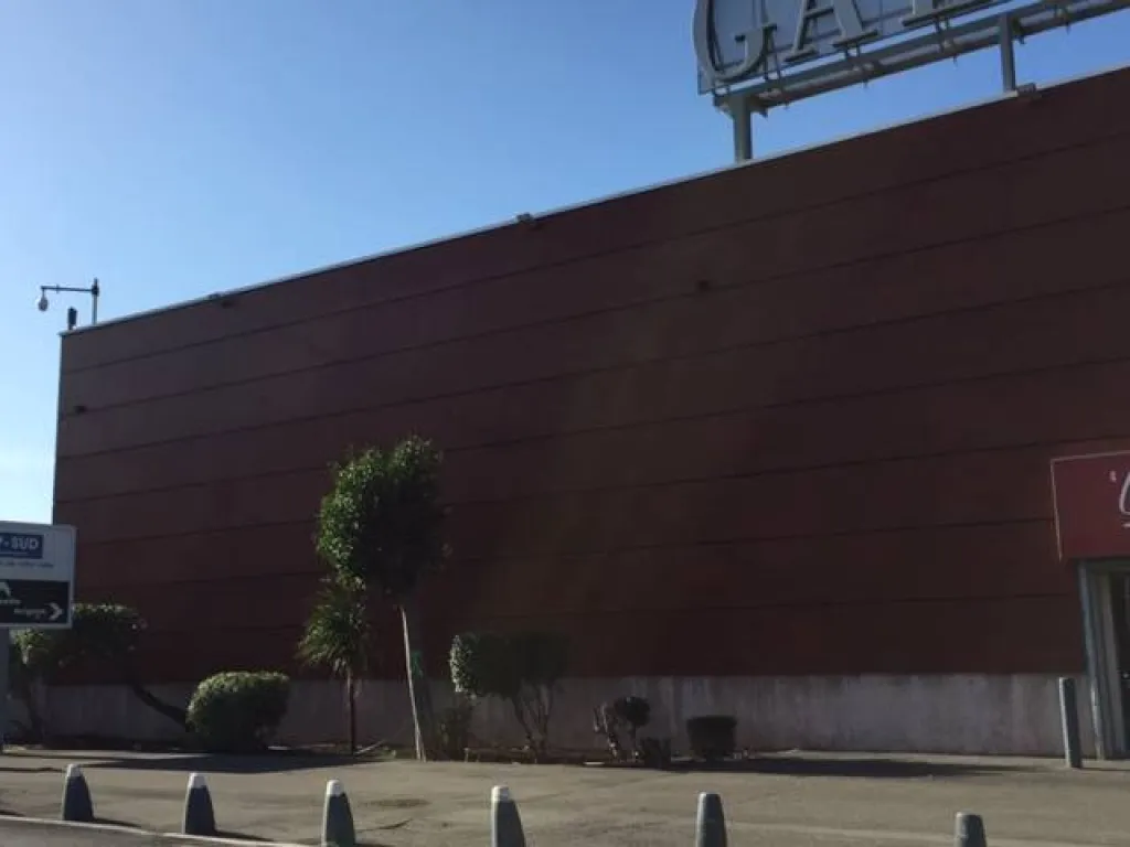 Taille près du cinéma Pathé