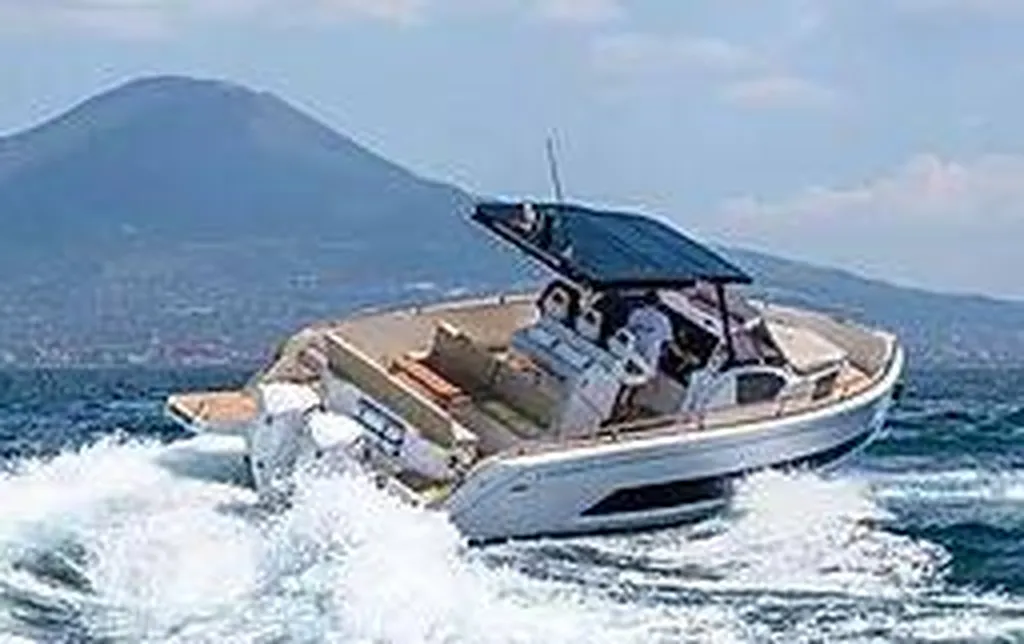 Louer un bateau Salpa à Bandol