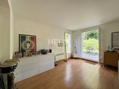 Dans secteur très privilégié de Fourqueux, proche du golf, du Lycée international de Saint -Germain-en-Laye et des accès A13/A14, une jolie maison édifiée sur un terrain de 390 M2.