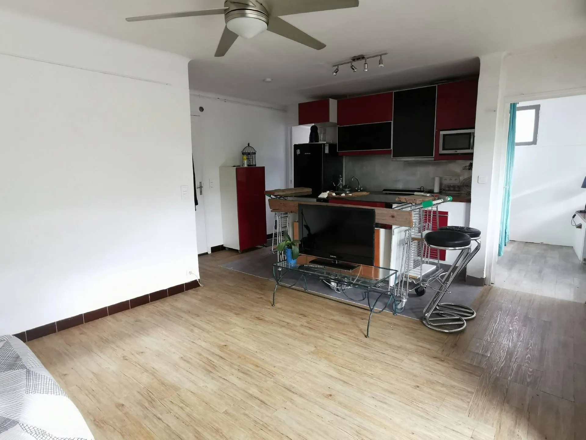 Vente appartement T2 Cassis avec loggia  dans résidence fermée avec parking proximité immédiate centre 