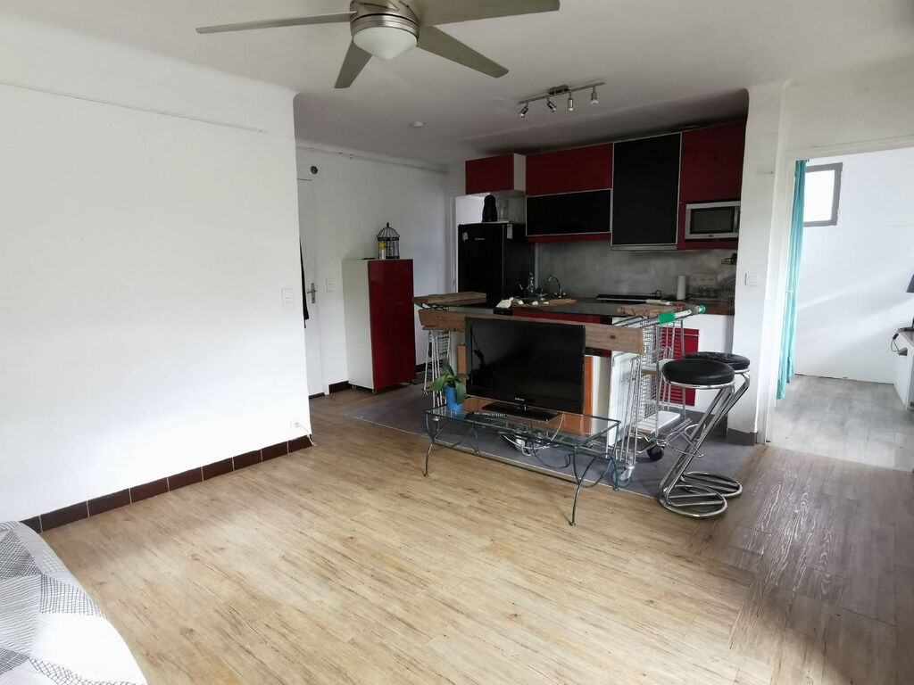 Vente appartement T2 Cassis avec loggia  dans résidence fermée avec parking proximité immédiate centre 