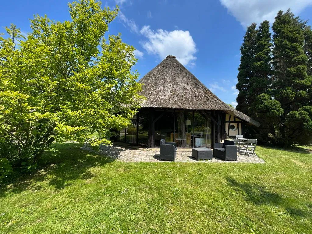 A saisir belle propriété  édifiée sur une parcelle de 5000 m² sur la commune de LA MAILLERAYE SUR SEINE