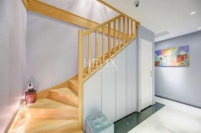 Maison agréable, efficiente thermiquement, terrain plat et cuisine d'été , garage double et dépendance.