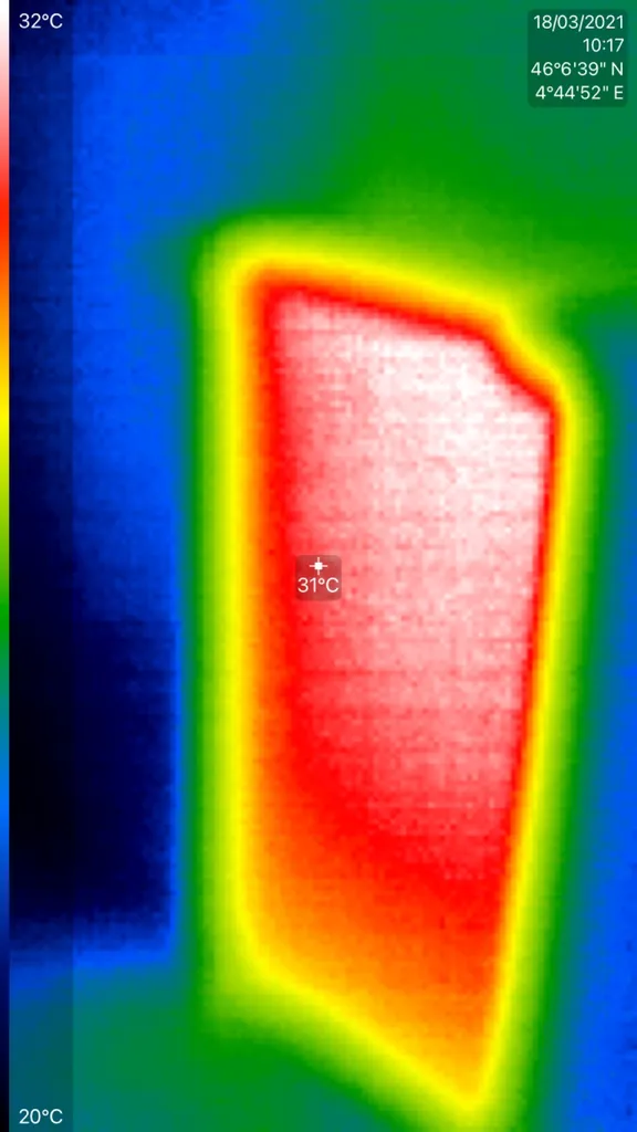 Thermographie d’un radiateur après désembouage montrant une diffusion homogène de la chaleur et un fonctionnement optimal du chauffage