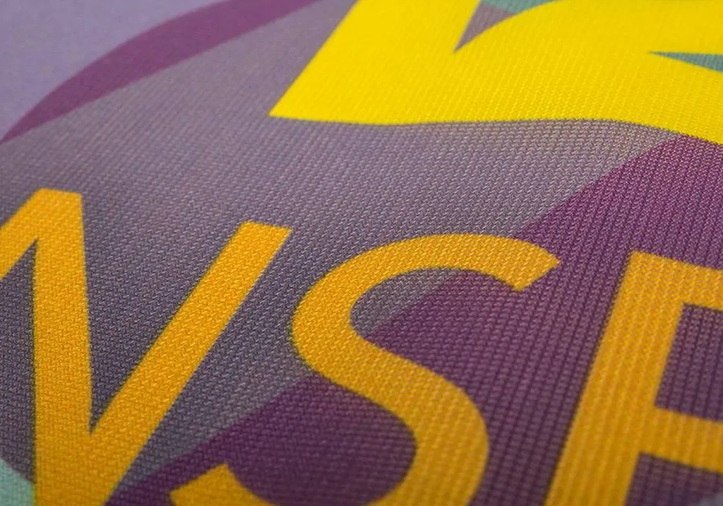 graphiste impression drapeau publicitaire aubagne