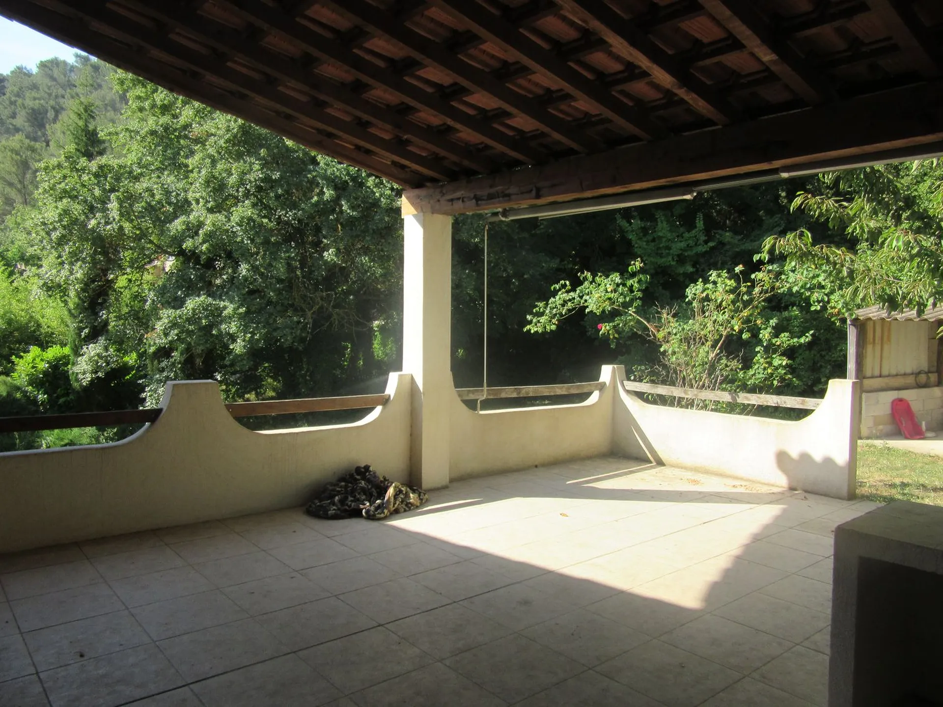 Villa de plain pied SAINT ZACHARIE avec garage et grand sous-sol