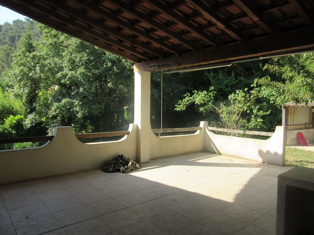 Villa de plain pied SAINT ZACHARIE avec garage et grand sous-sol