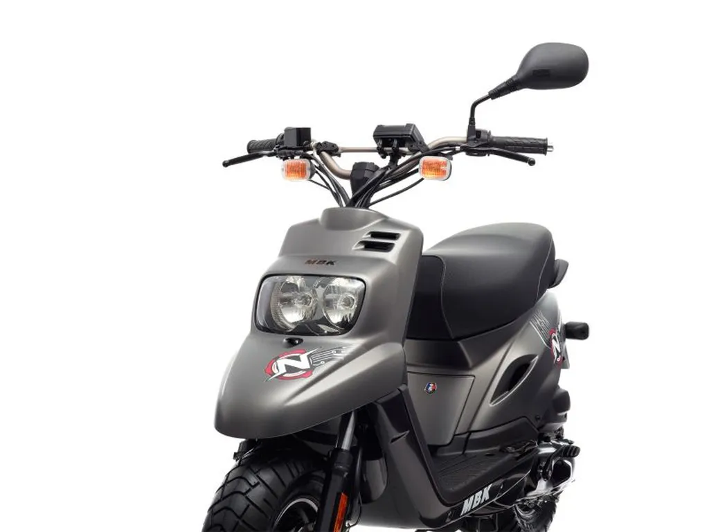 Scooter neuf MBK Booster spirit 10 pouces Naked toulon