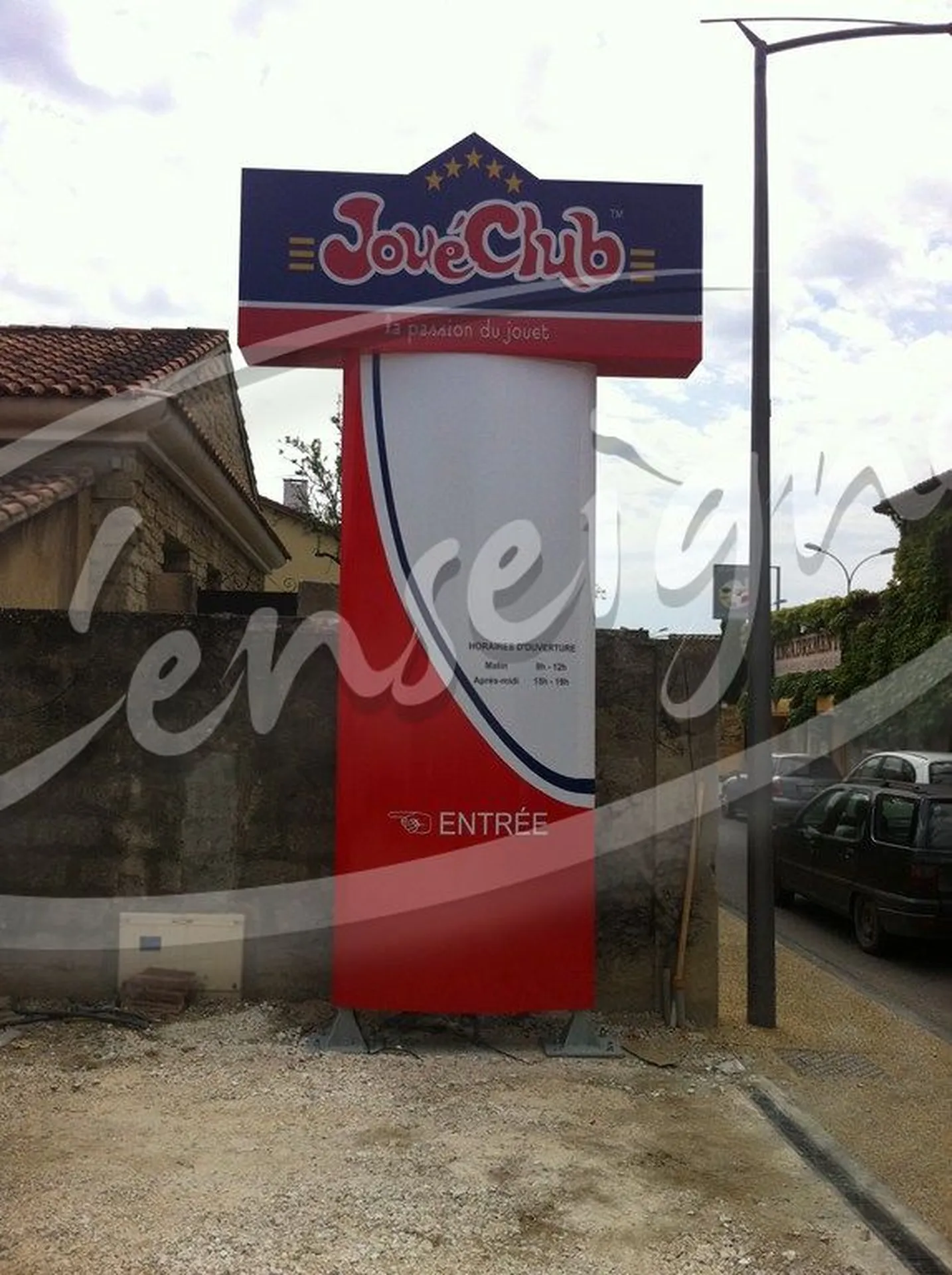 Totem signalétique magasin miramas