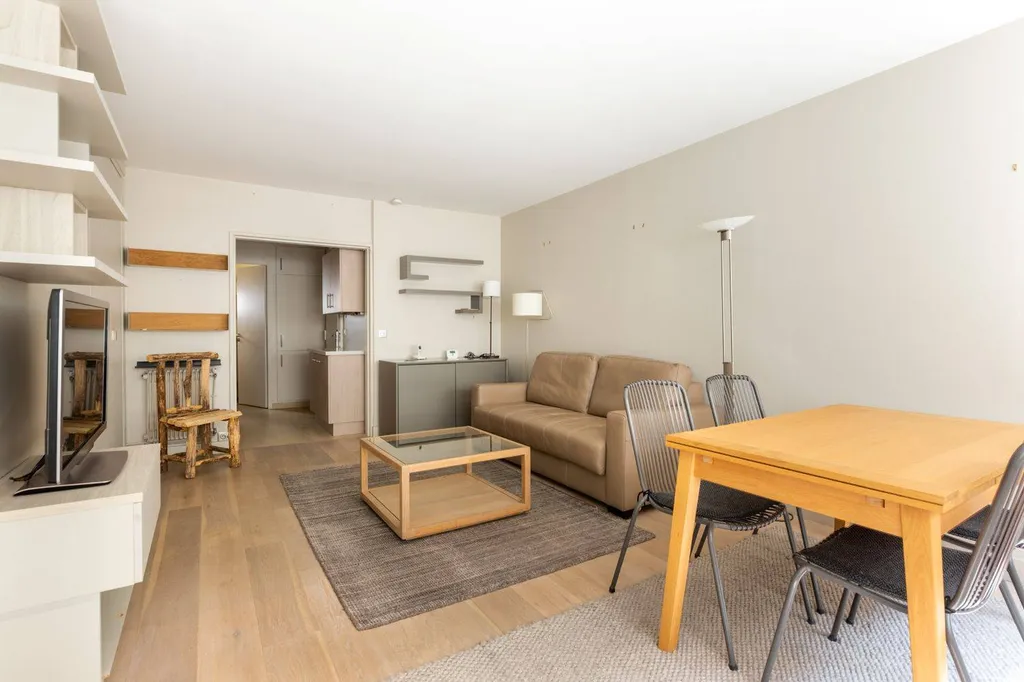 A vendre Grand studio en excellent état - Pl des Ternes / Renaudes 75017