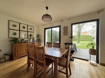 salle à manger vue jardin le calme Helix immobilier 