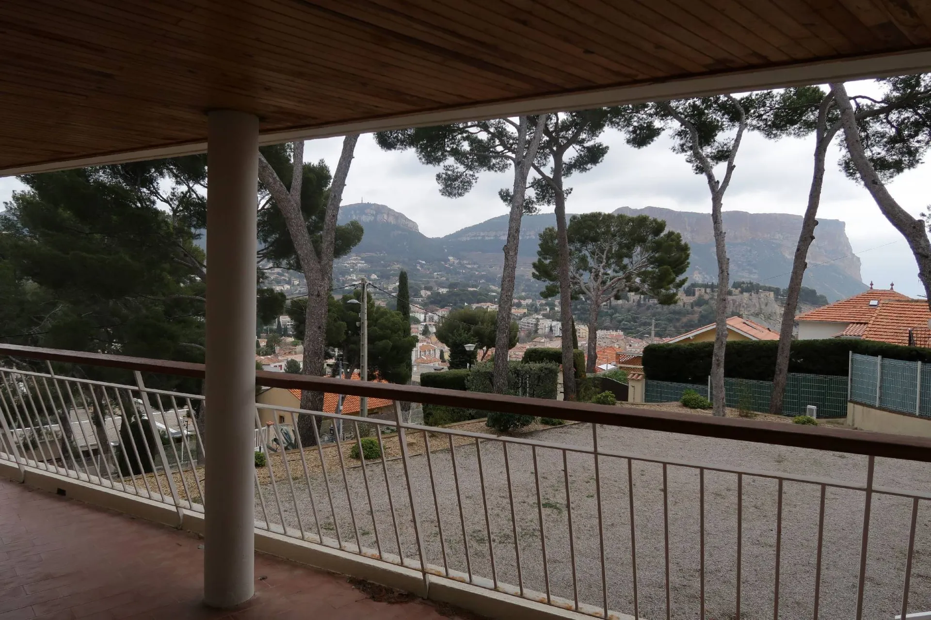 Appartement T4 Cassis dans le centre avec terrasse vue Cap Canaille et garage 