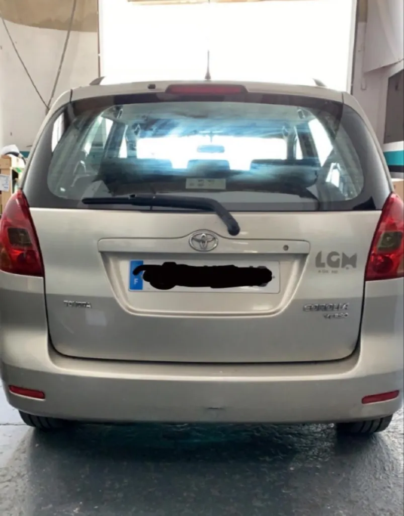 Remplacement lunette arrière sur Toyota corola verso avec votre franchise offerte jusqu'à hauteur de 100€ + 50€ offert Speed Glass Marseille 13013, 13016
