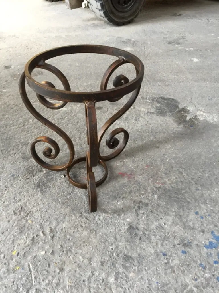 SUPPORT EN FER FORGE FABRIQUE SUR MESURE A ISTRES