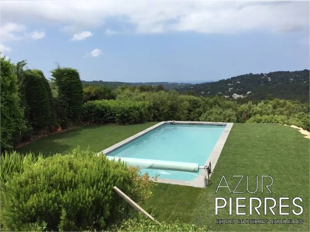 piscine en couloir de nage