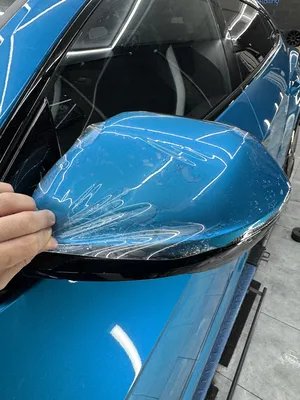 Film de protection carrosserie transparente PPF XPEL sur la vitre d’azur par Riviera Derailing installateur certifié XPEL 