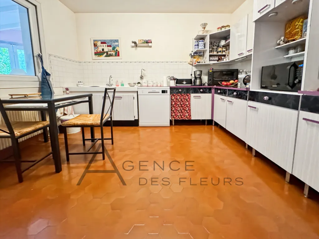A vendre, maison familiale de 159 m2 sur un terrain de 1509 m2 située à Saint-Pierre-des-Fleurs