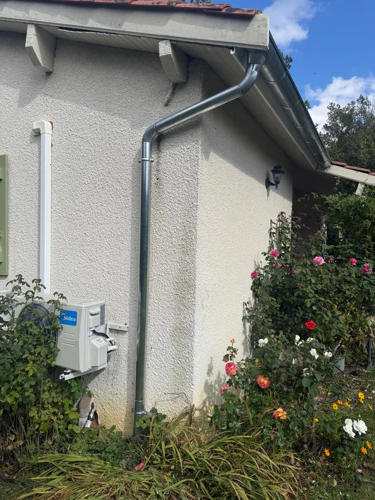 Rénovation de gouttière en zinc et descente en zinc à Montastruc la conseillère proche de Balma