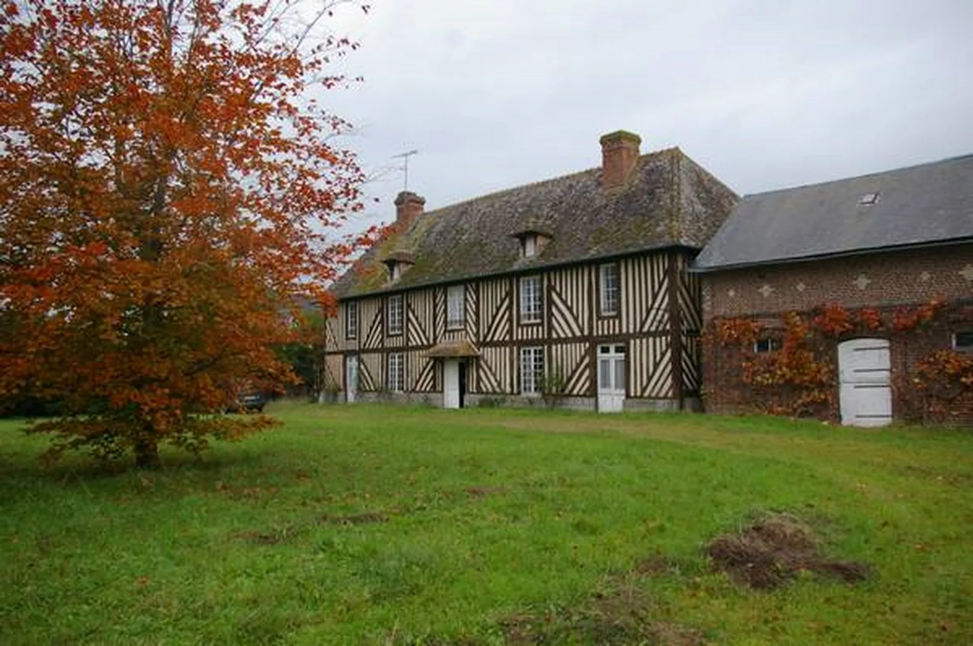 MAISON A VENDRE AVEC ECURIE PROCHE LISIEUX PAYS D'AUGE