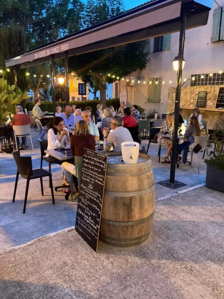 Retour sur l'installation d'un maxi store de terrasse au restaurant 