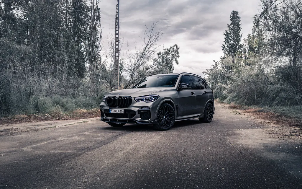 LNG Auto, spécialiste dans la vente et le rachat de voitures toutes marques à Pusignan et la location de parking près de l'aéroport Saint Exupéry