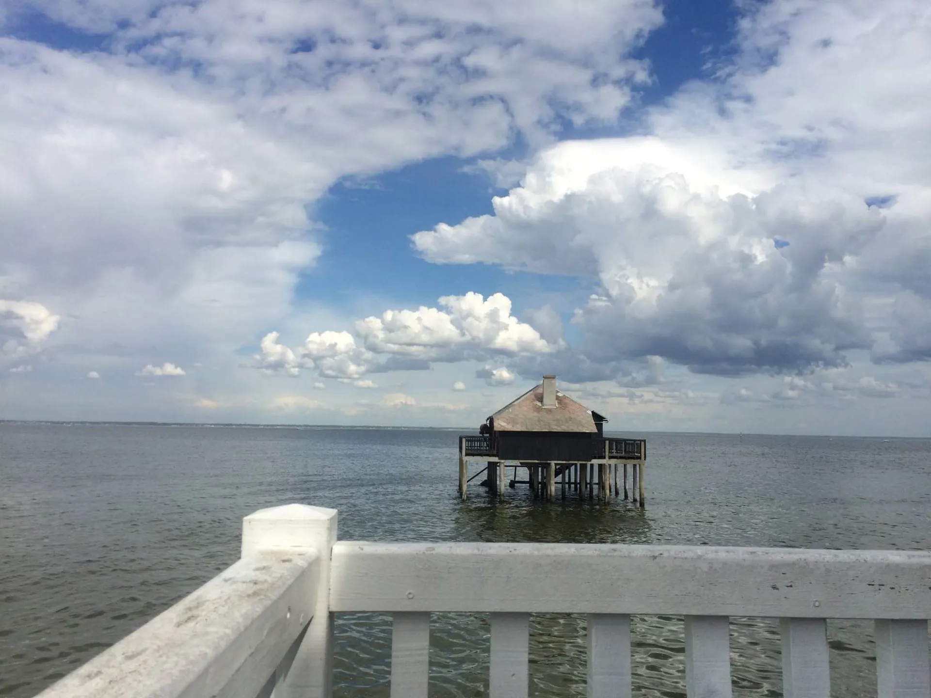 Île aux oiseaux et ses cabanes tchanquées 
