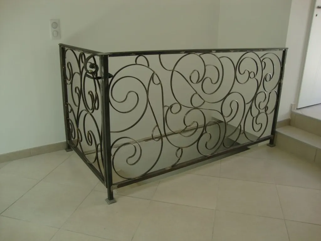 RAMBARDE AVEC PORTILLON INTERIEUR à AUBAGNE