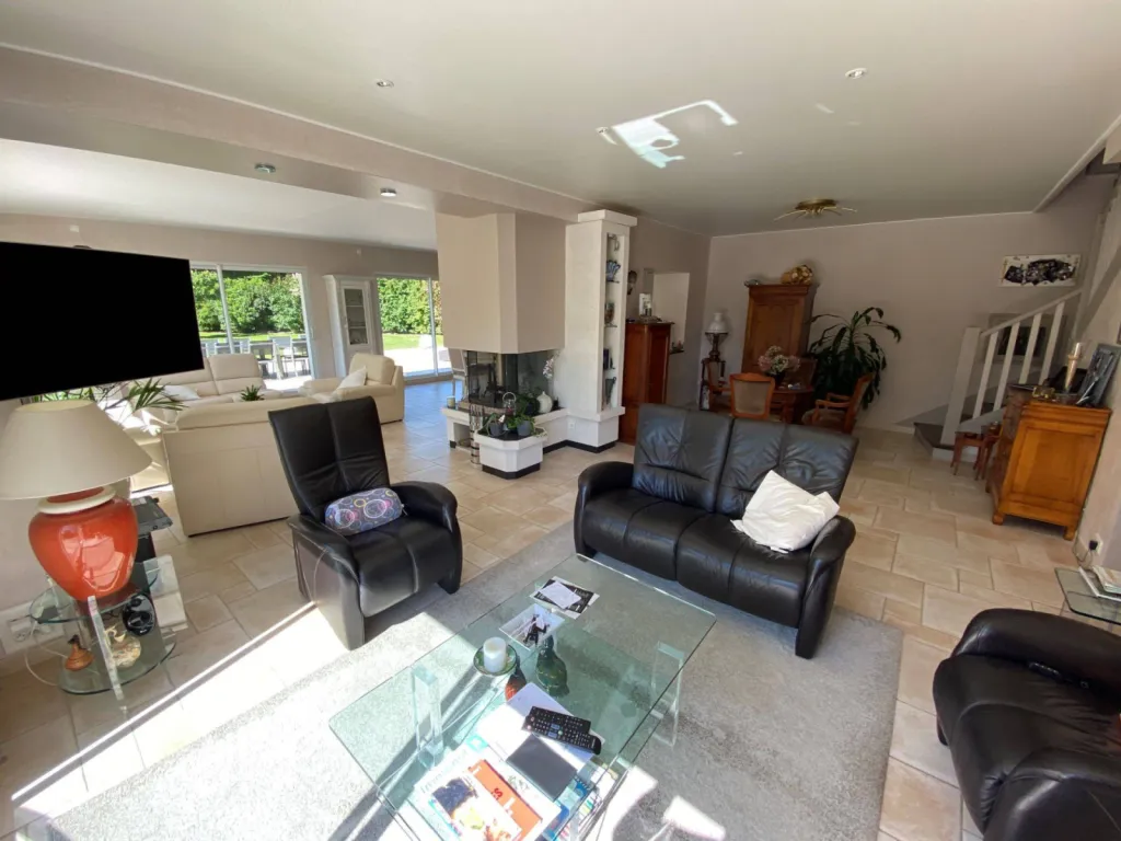 Acheter une magnifique demeure avec piscine à Montigny 76