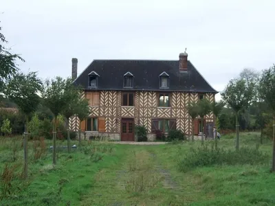 PROPRIETE EQUESTRE OU HERBAGERE Entre PONT L'EVEQUE ET LISIEUX