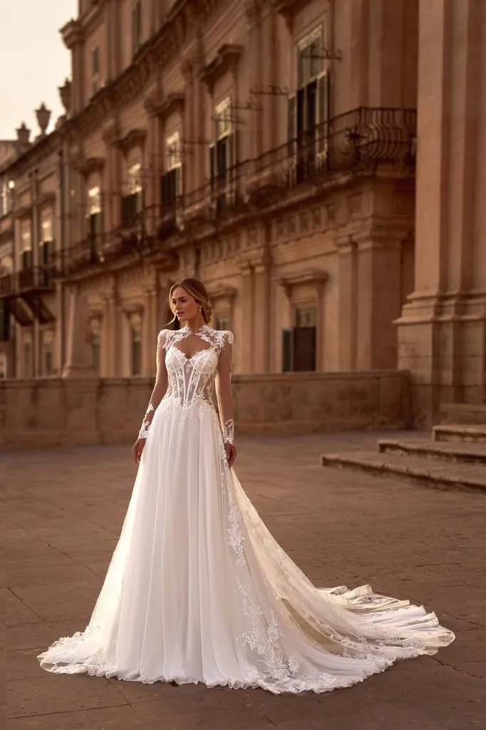 Robe de mariée princesse avec boléro assorti à Marseille près de Toulon