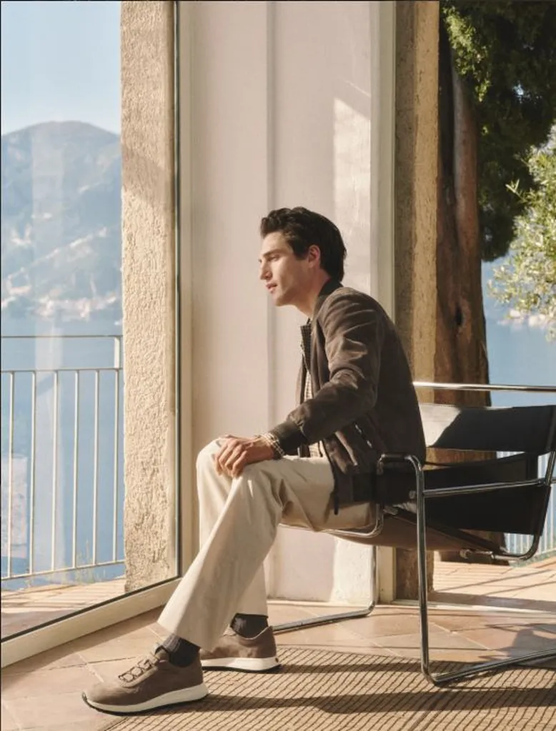 La nouvelle collection Tod's pour hommes printemps-été 2026 des images d'élégance à l'italienne.