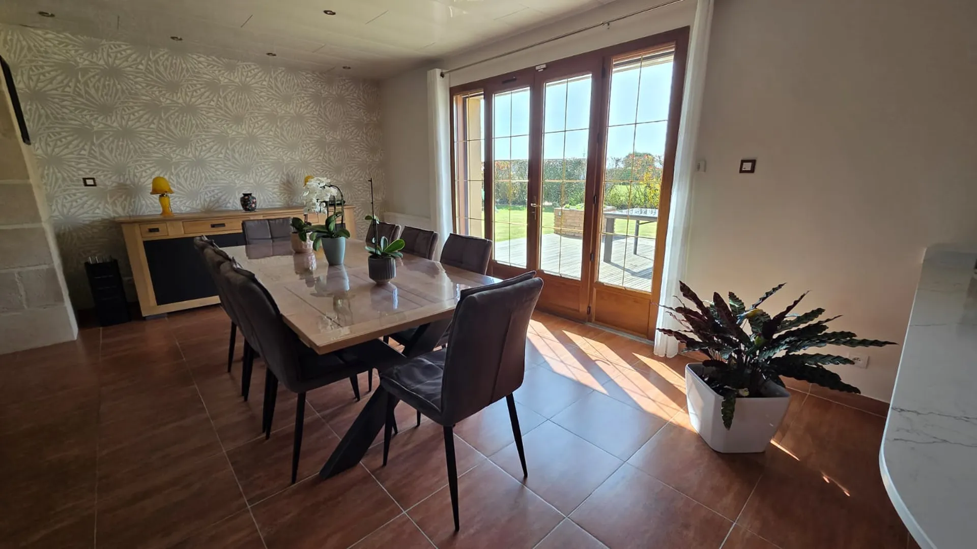 maison contemporaine de 200 m² sur un terrain clos et paysagé de 1800 m², entre Dieppe et Eu, proche de Penly.