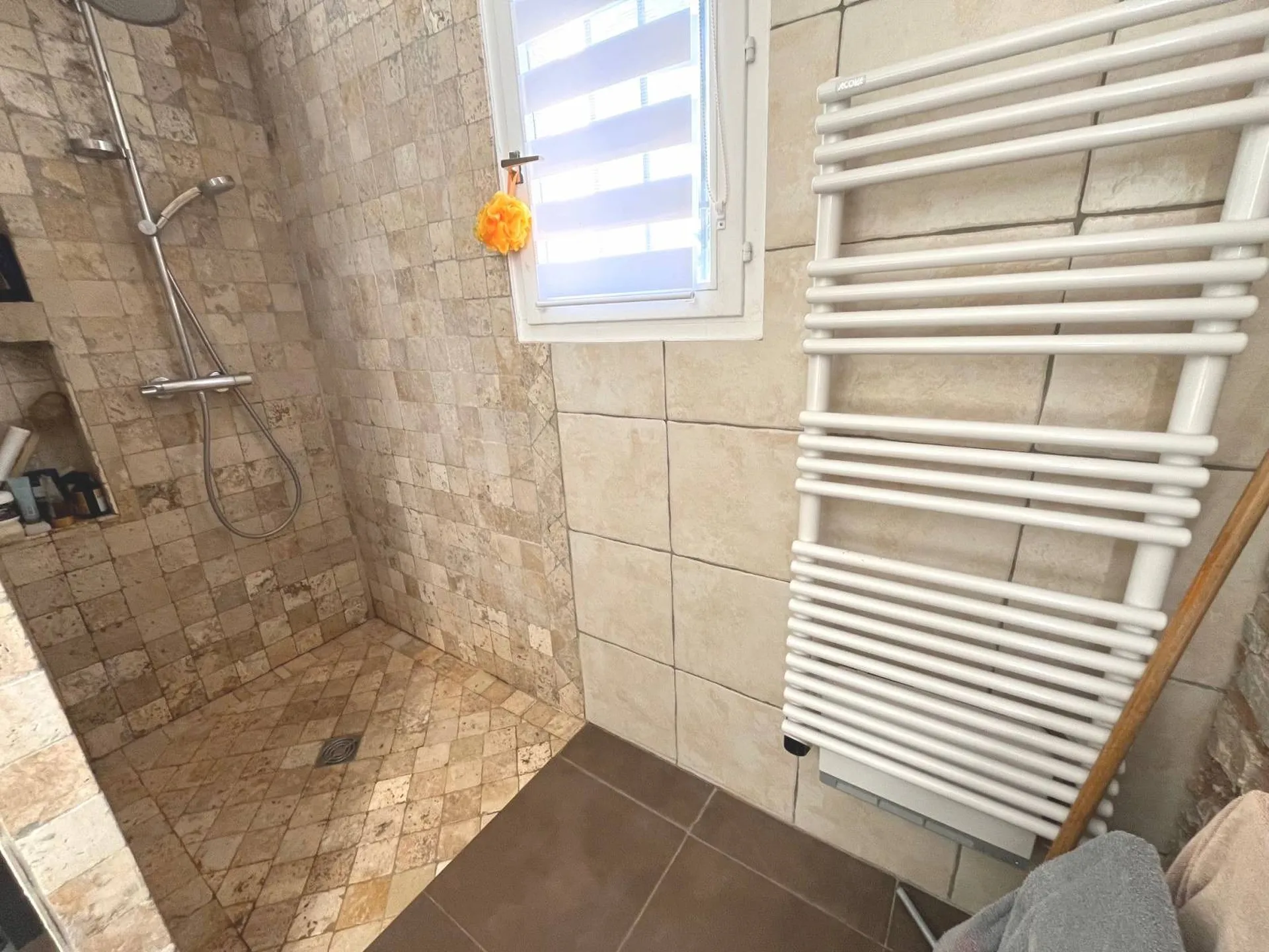 Maison à vendre Roquefort la Bedoule dans quartier calme, sans vis à vis sur 460m²  avec piscine et garage terrain plat